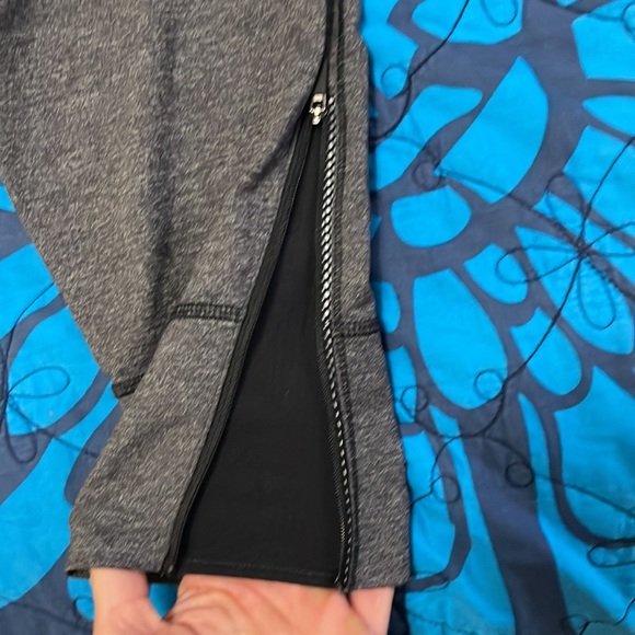 Lululemon pants - size 8 VGUC - Picture 7 of 8